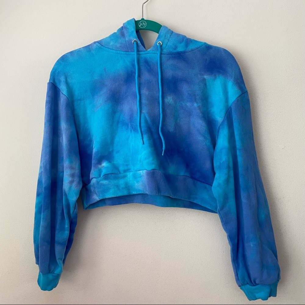 M.N.I Los Angeles Cropped Tie Dye Hoodie
